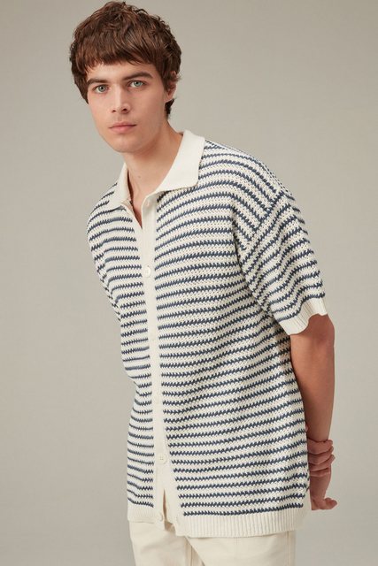 Next Kurzarmhemd Relaxed Fit Hemd mit Knöpfen und Häkelbesatz (1-tlg) günstig online kaufen