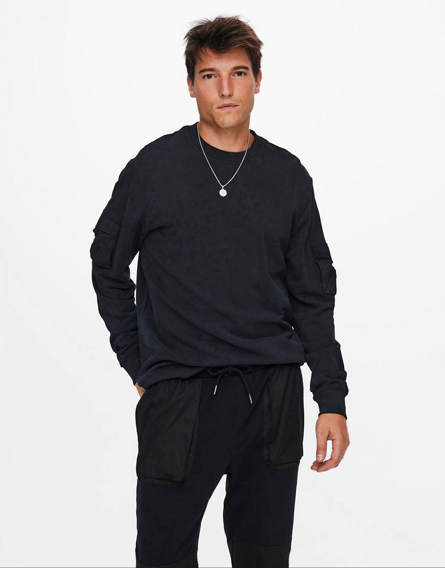 Only & Sons – Sweatshirt in verwaschenem Schwarz mit Rundhalsausschnitt und günstig online kaufen