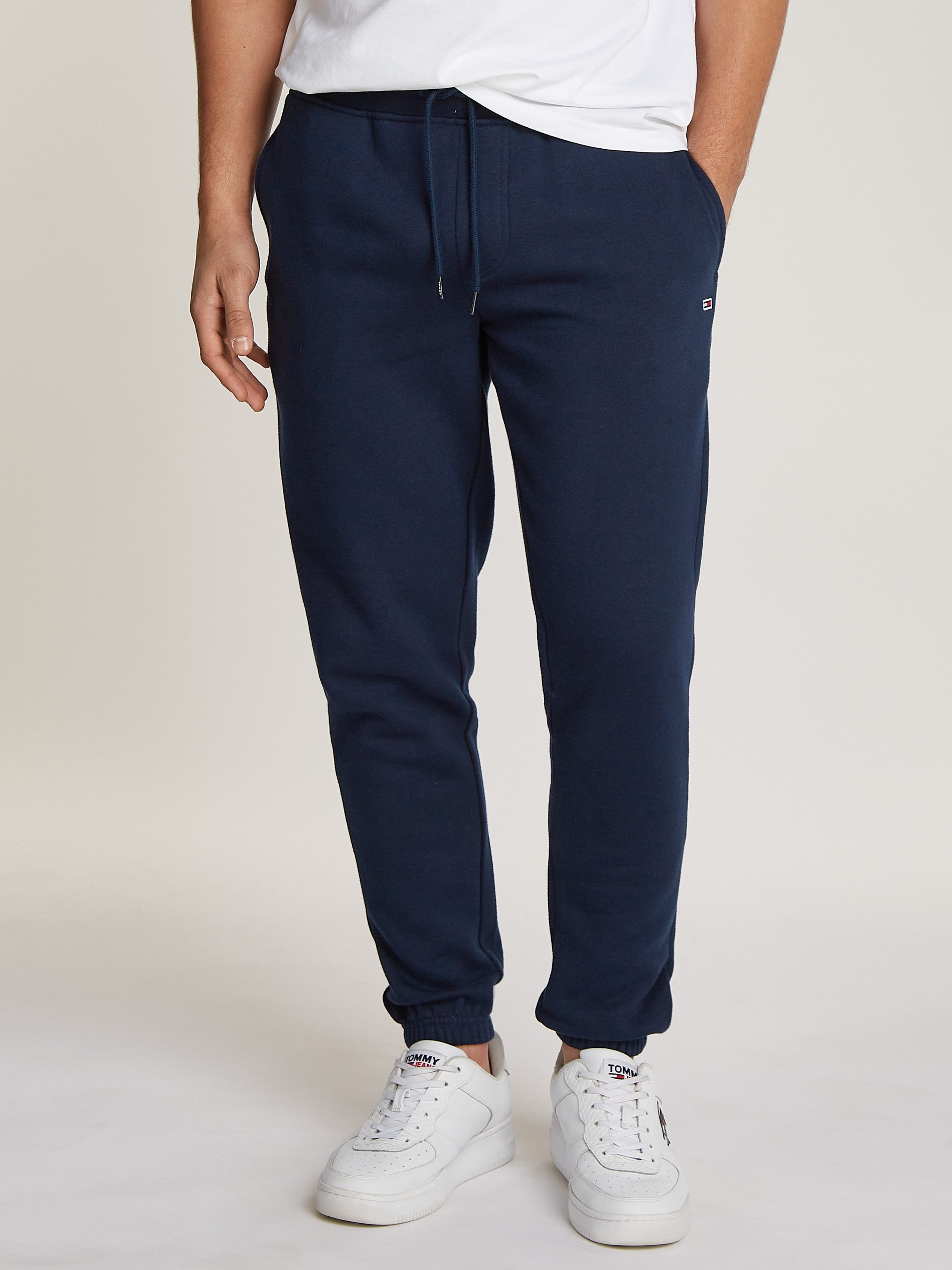 Tommy Jeans Sweathose "TJM SLIM S FLAG SWEATPANT", Mit Kordelzug günstig online kaufen
