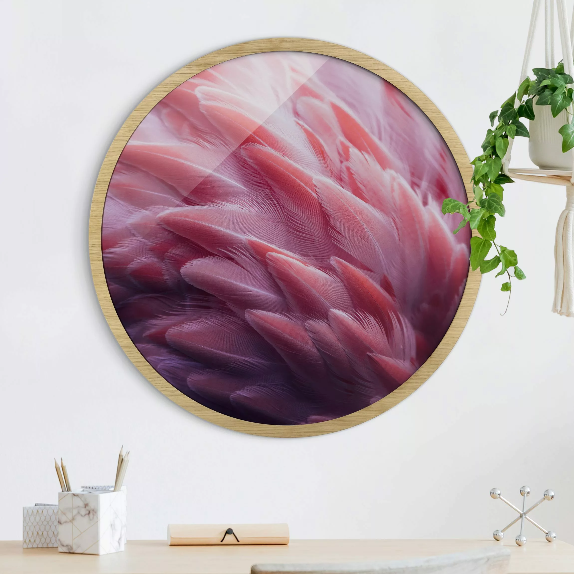 Rundes Gerahmtes Bild Flamingofedern Close-up günstig online kaufen
