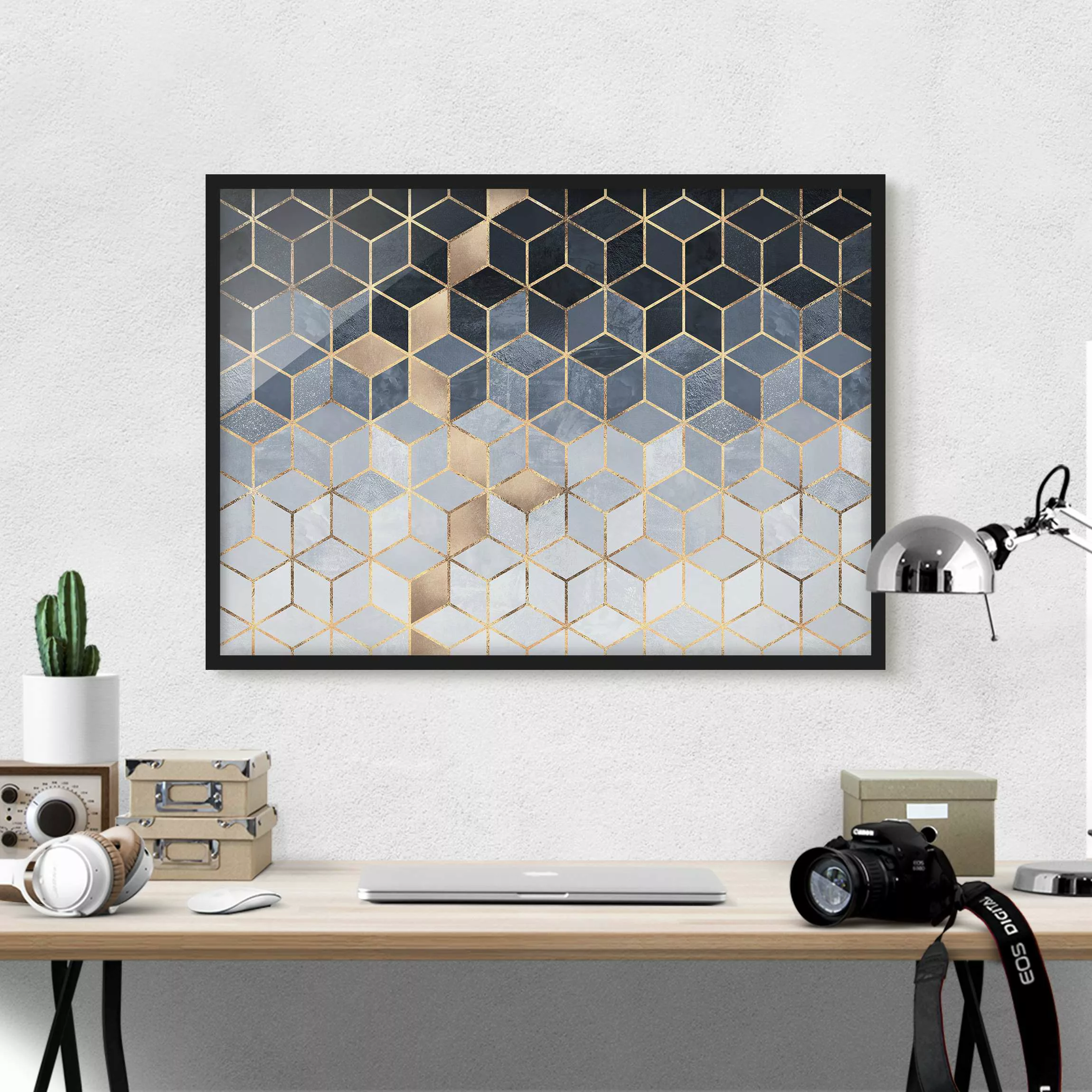 Bild mit Rahmen - Querformat Blau Weiß goldene Geometrie günstig online kaufen