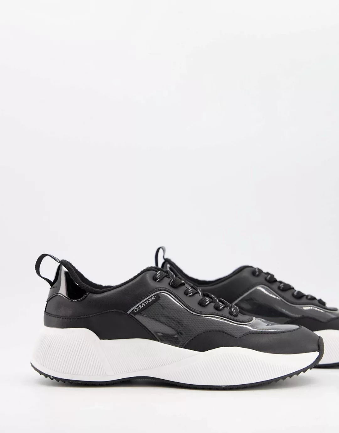 Calvin Klein – Beaulah – Sneaker mit dicker Sohle und Logo in Schwarz günstig online kaufen