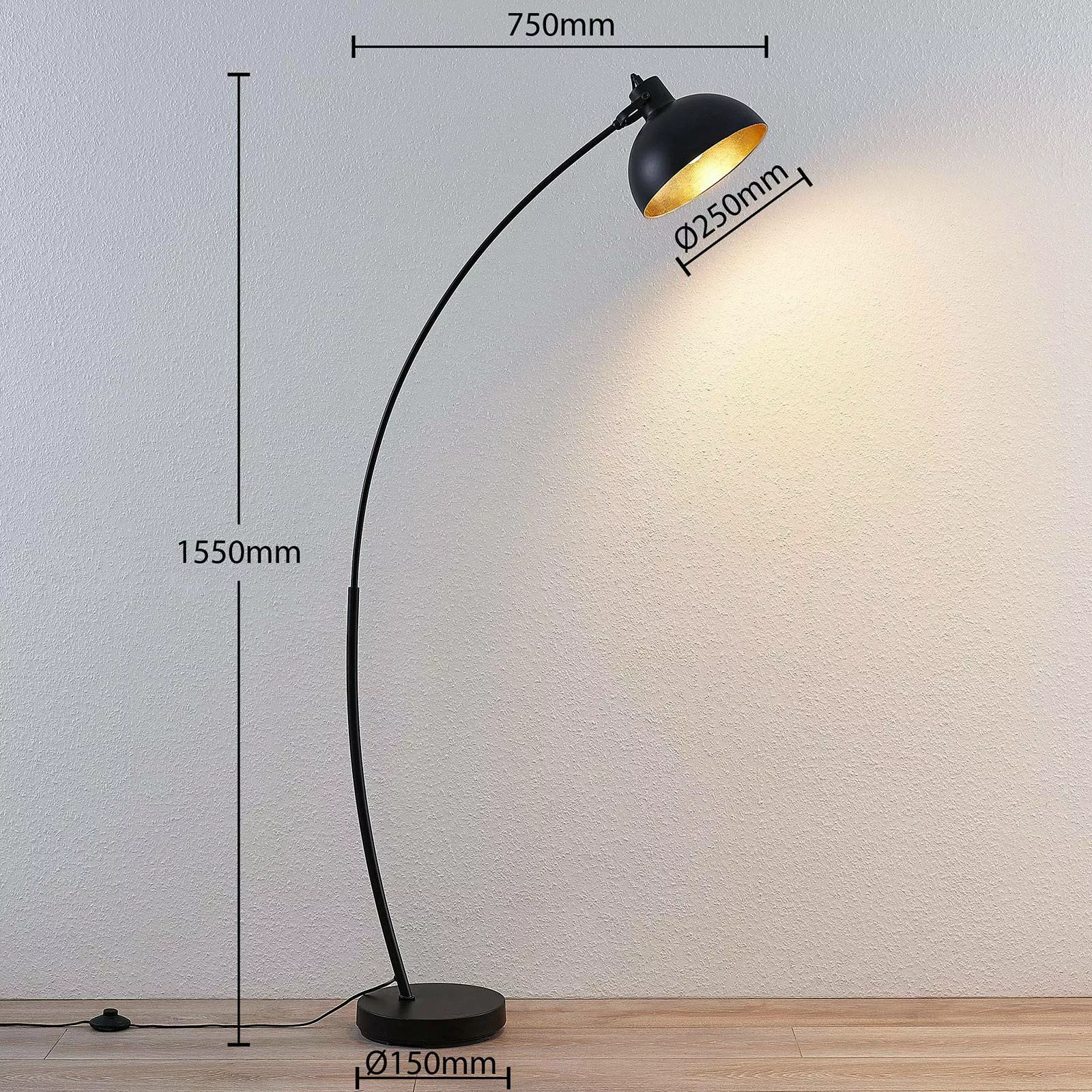 Bogenstehlampe Phileas in Schwarz und Gold günstig online kaufen