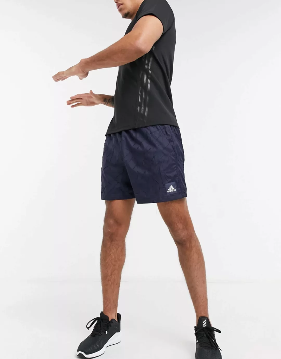adidas – Shorts in Marineblau günstig online kaufen