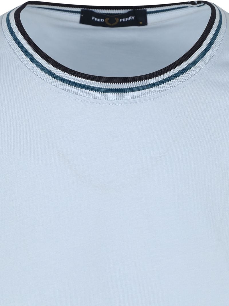 Fred Perry M1588 Twin Tipped T Shirt Hellblau - Größe M günstig online kaufen