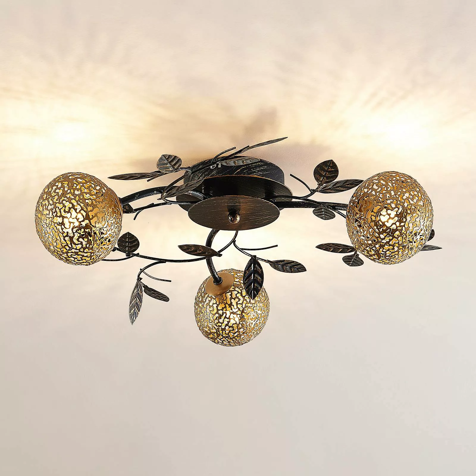 Lucande Deckenlampe Evory, Ø 53 cm, 3-flg., schwarz/gold, G9 günstig online kaufen