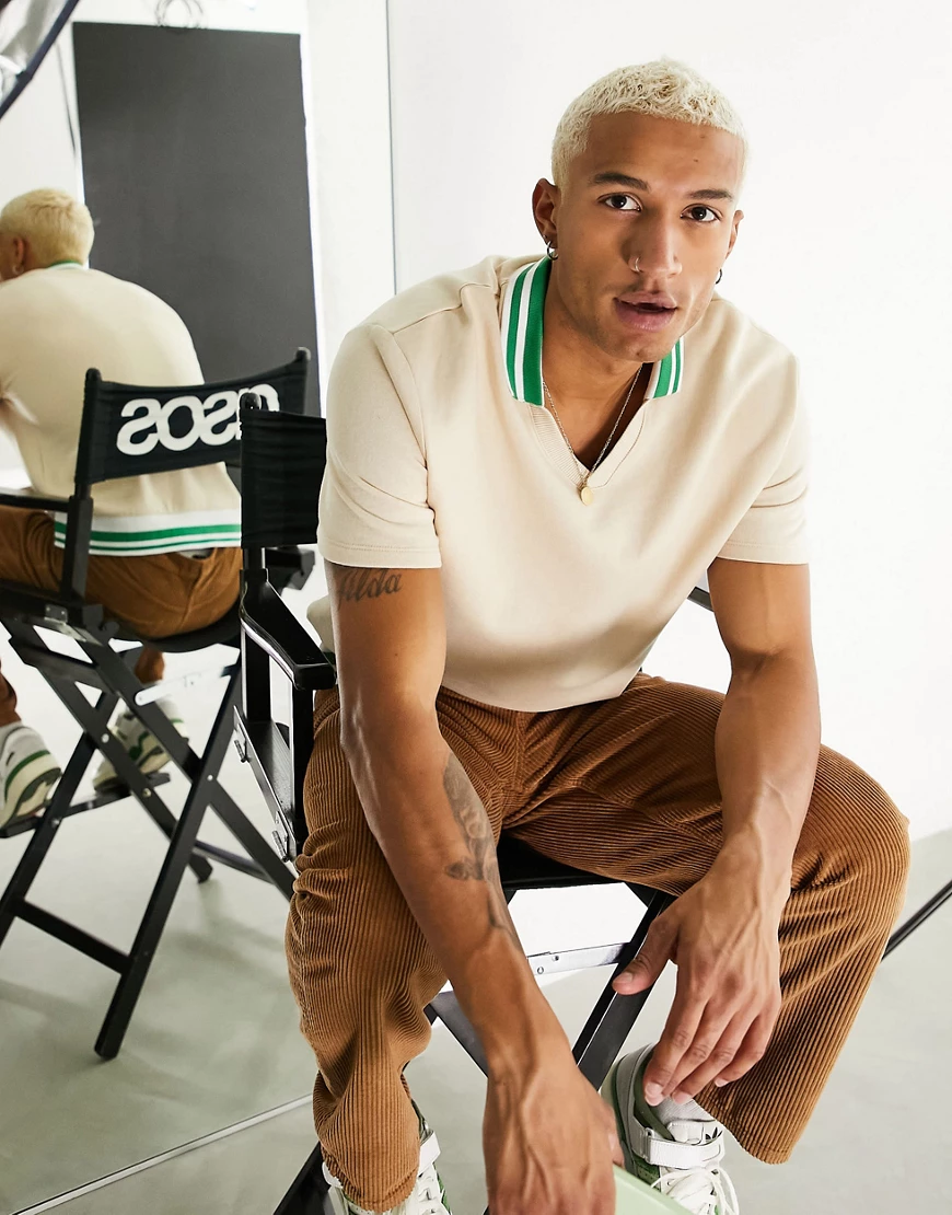 ASOS DESIGN – Locker geschnittenes Polo-Sweatshirt mit V-Ausschnitt-Neutral günstig online kaufen