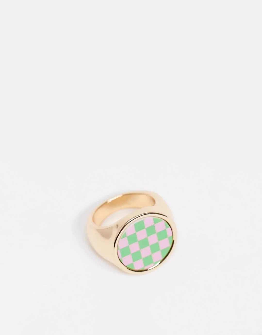 ASOS DESIGN – Goldfarbener Ring mit Schachbrettdesign in Grün und Rosa günstig online kaufen