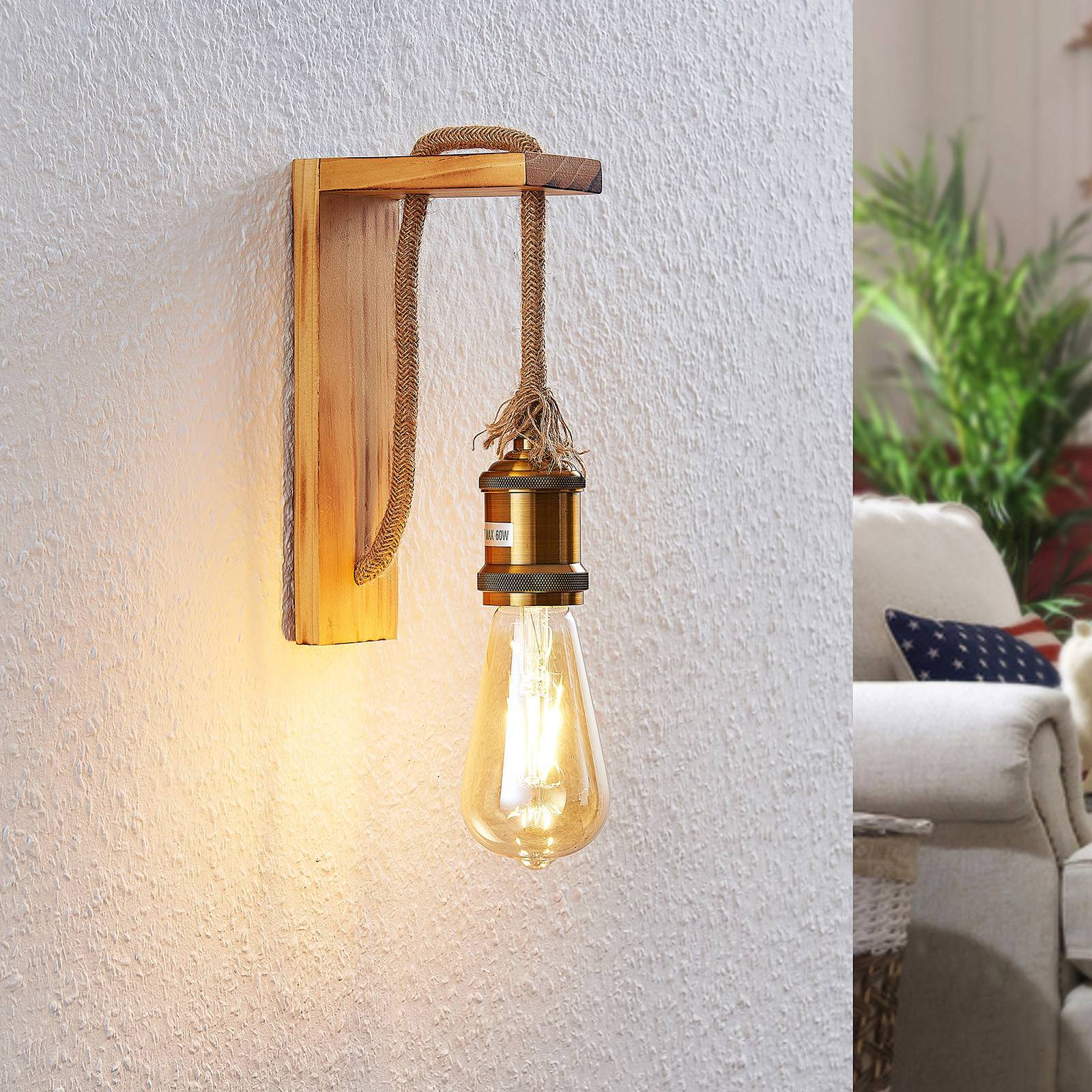 Lindby Helou Holz-Wandlampe mit sichtbarer Fassung günstig online kaufen