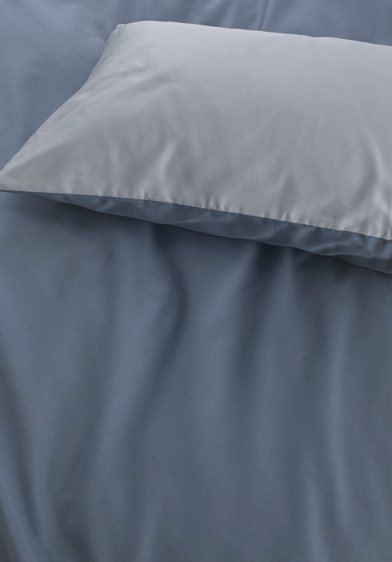 hessnatur Satin Wende Bettwäsche Set aus Bio-Baumwolle - blau - Größe 135x2 günstig online kaufen