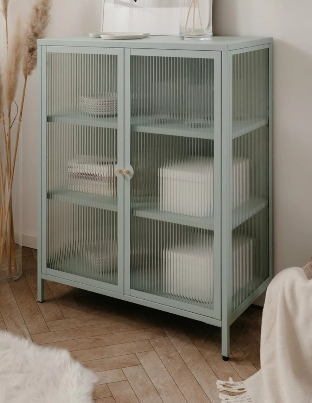 Furn.Design Vitrine Maram (Kommode in mintgrün, 80 x 102 cm) mit Metallrahm günstig online kaufen