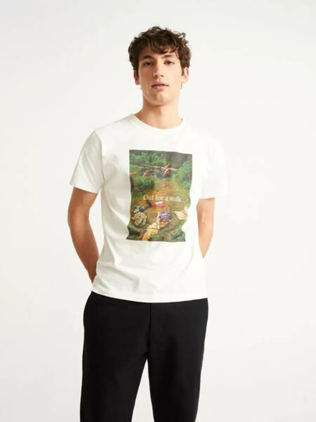 Out For A Walk T-shirt günstig online kaufen