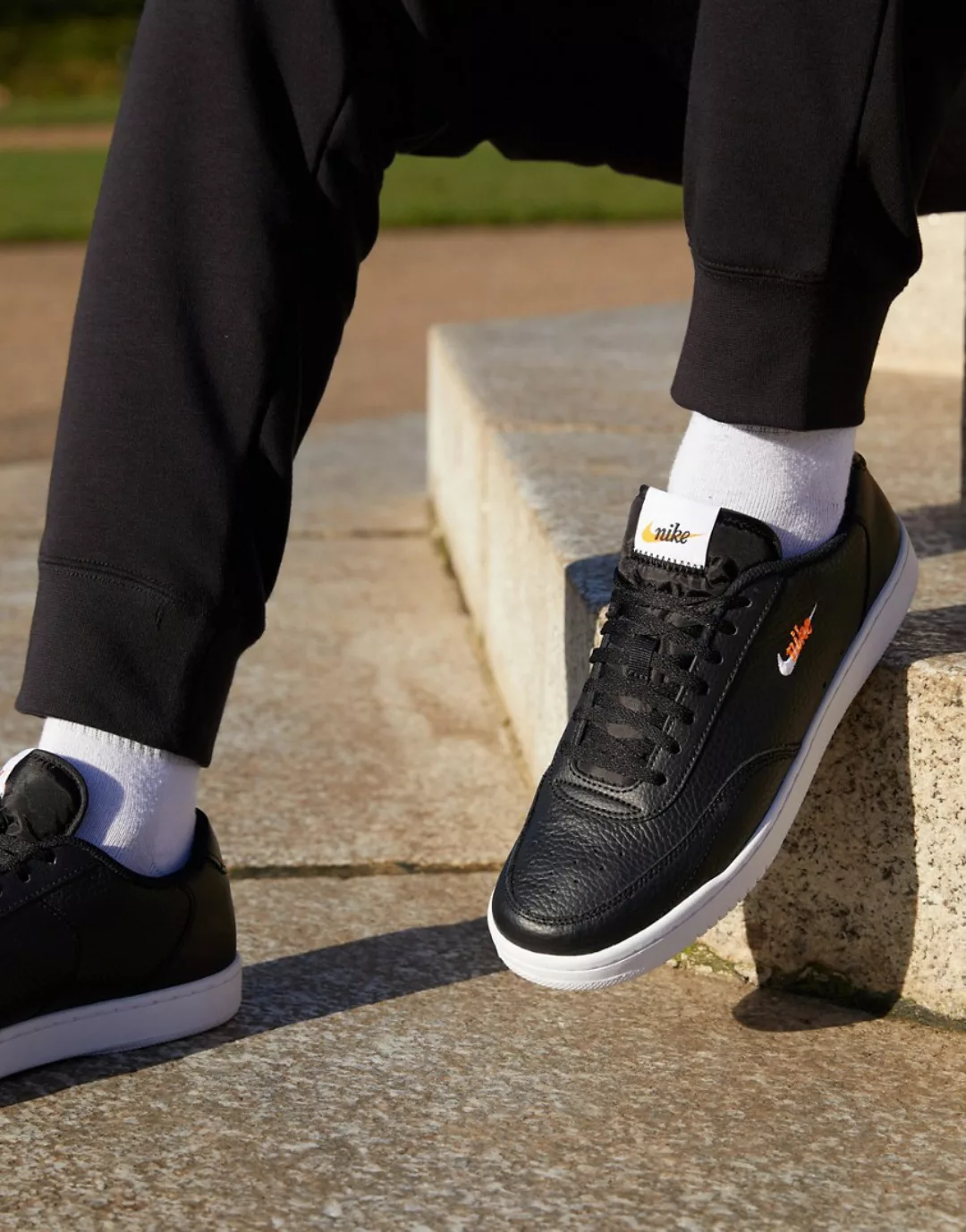 Nike – Court Vintage Premium – Ledersneaker in Schwarz günstig online kaufen
