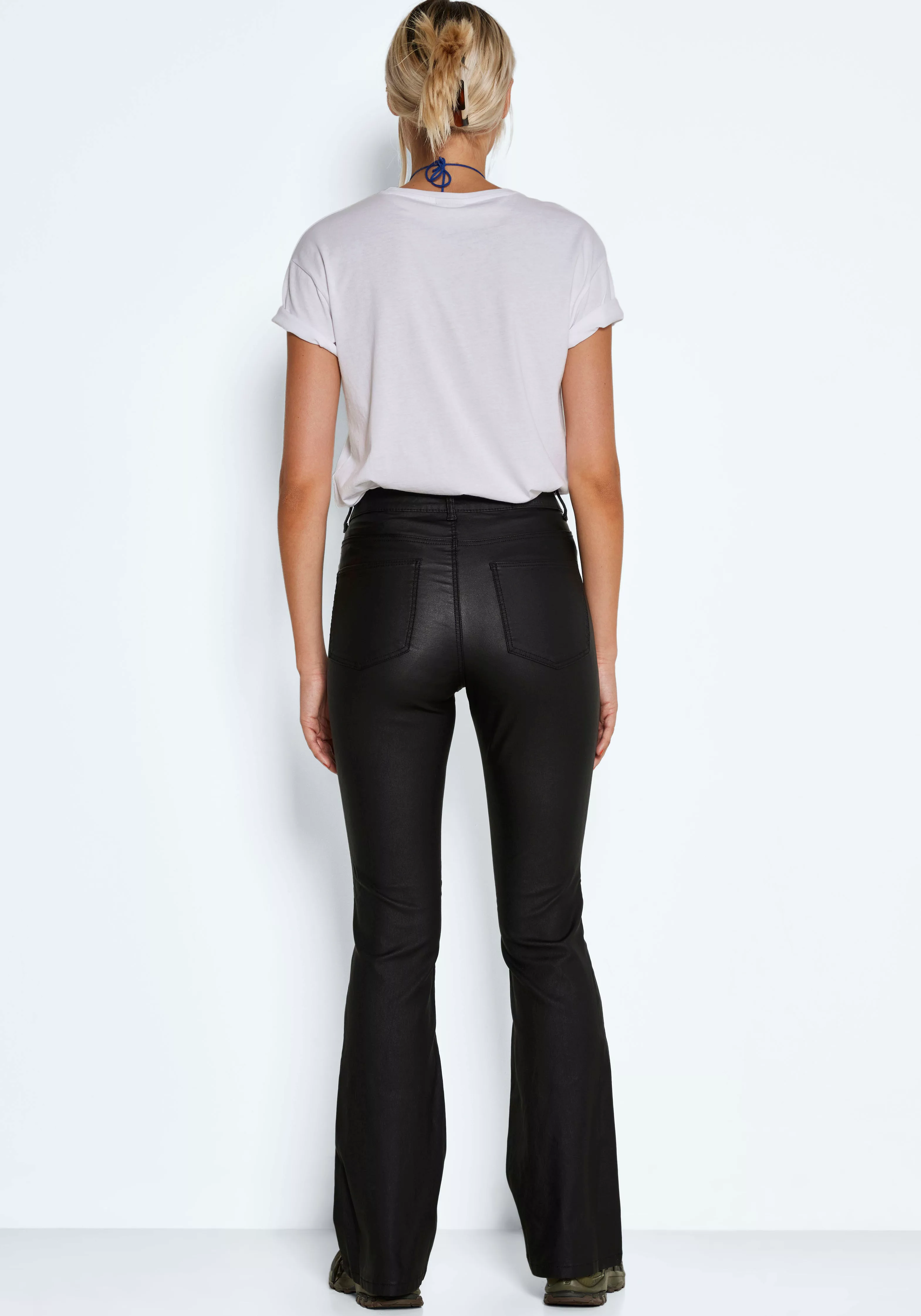 Noisy may Lederimitathose "NMSALLIE HW FLARE COATED PANTS NOOS" günstig online kaufen