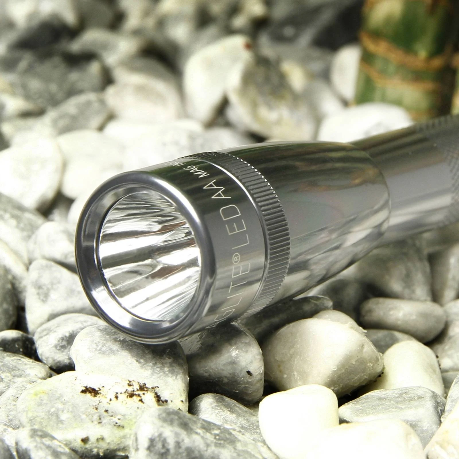 Maglite LED-Taschenlampe Mini, 2-Cell AA, Holster, grau günstig online kaufen