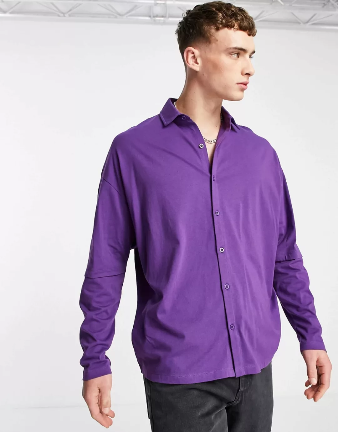 ASOS DSEIGN – Langärmliges, doppellagiges Oversize-Jerseyhemd in Lila-Viole günstig online kaufen