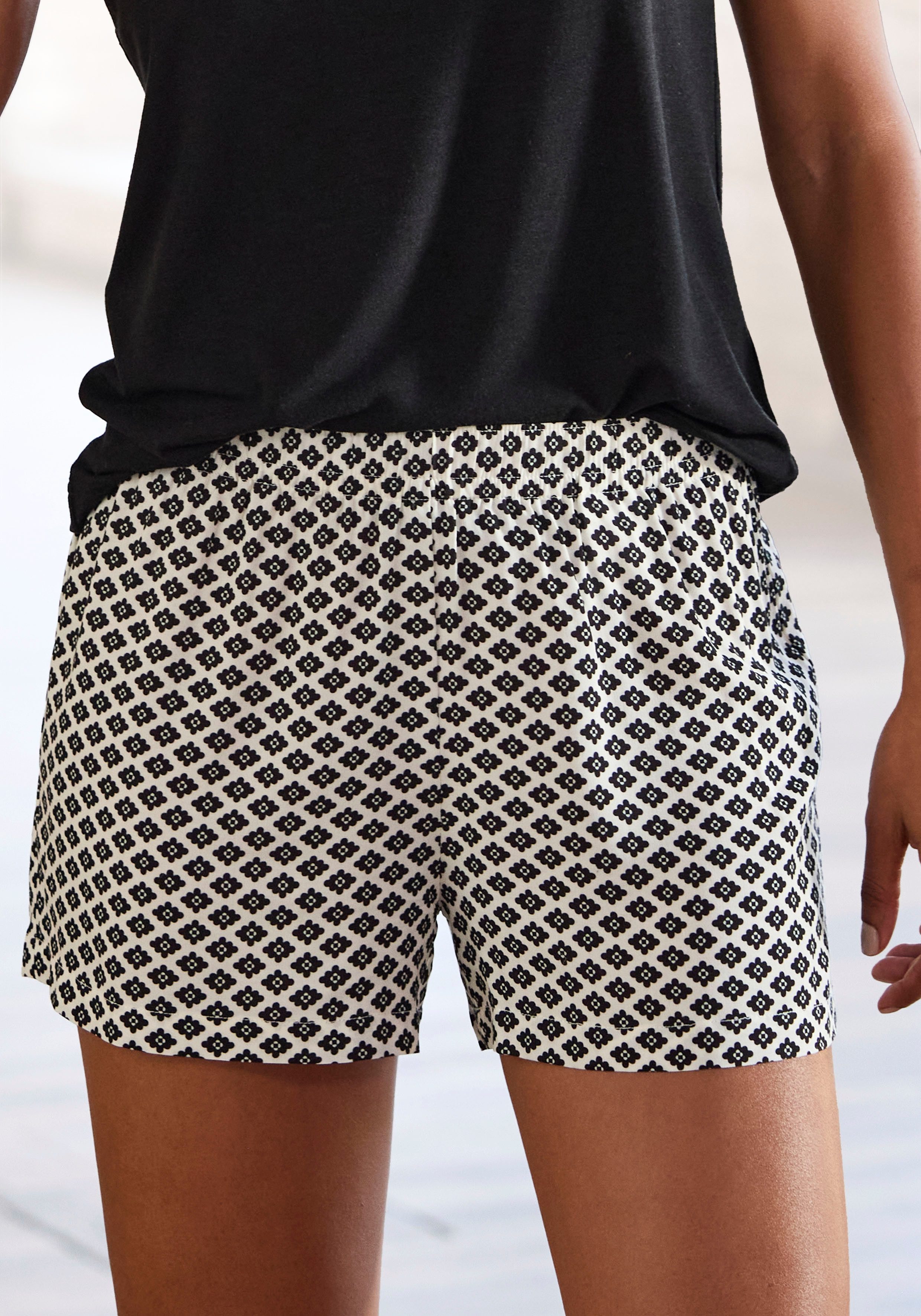 LASCANA Pyjamashorts, mit edlem Allover-Muster günstig online kaufen