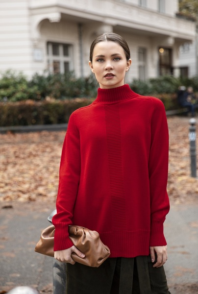 Oversized High Neck Pullover In Rot Aus 100% Extrafeine Merinowolle günstig online kaufen