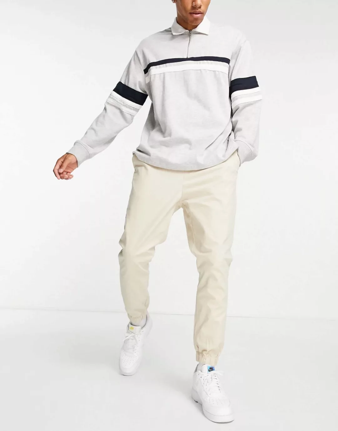 ASOS DESIGN – Schmal zulaufende Chino-Jogginghose mit elastischem Bund in B günstig online kaufen