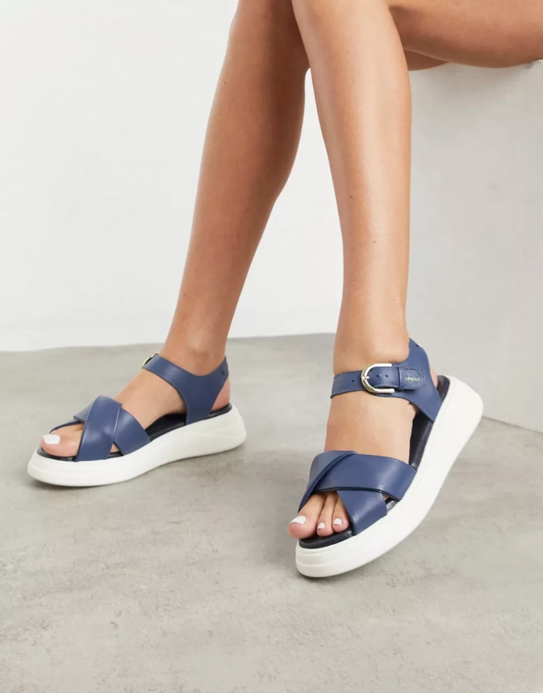 Fiorelli – Nora – Grobe Ledersandalen in Navy-Marineblau günstig online kaufen