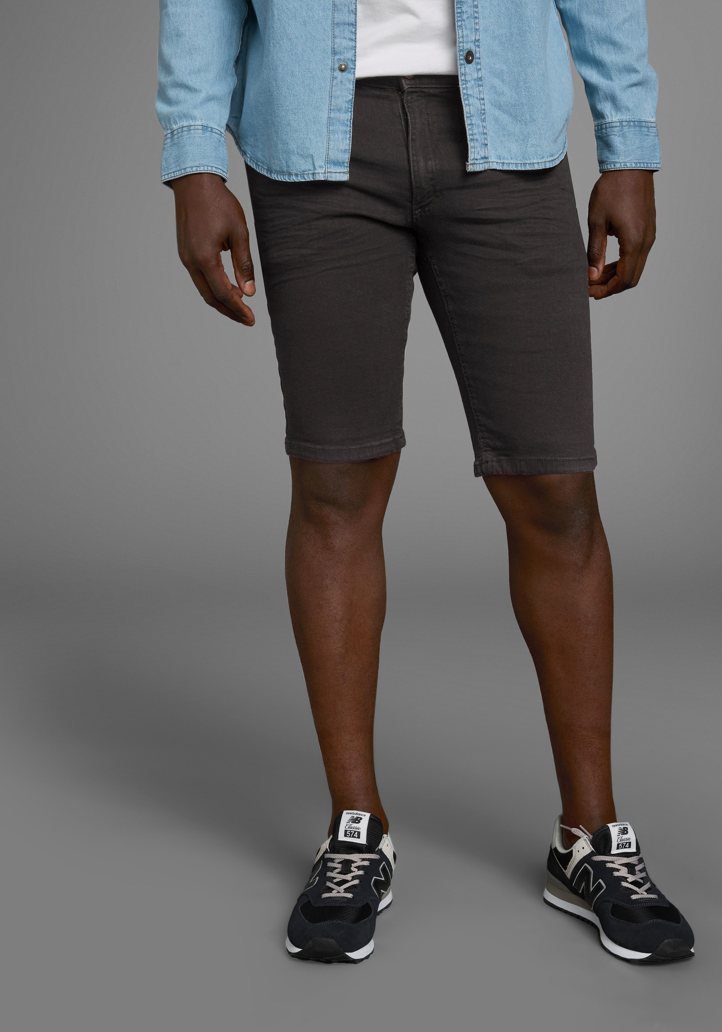 Arizona Jeansshorts gerader Schnitt, knieumspielende Länge, günstig online kaufen