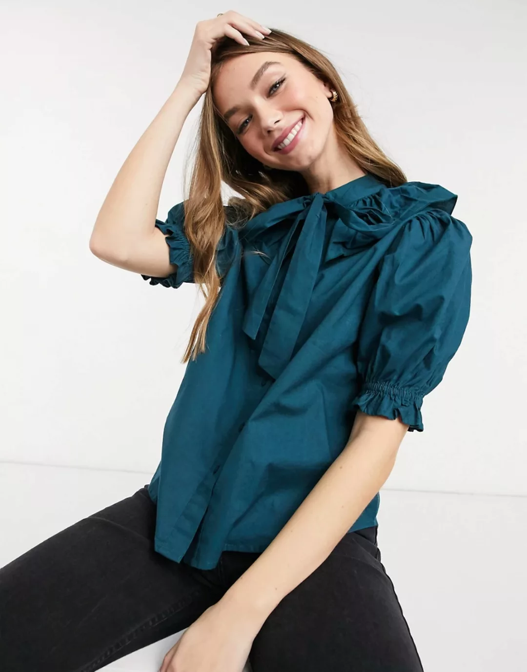 New Look – Dunkelgrüne Popeline-Bluse mit gerafftem Kragen günstig online kaufen