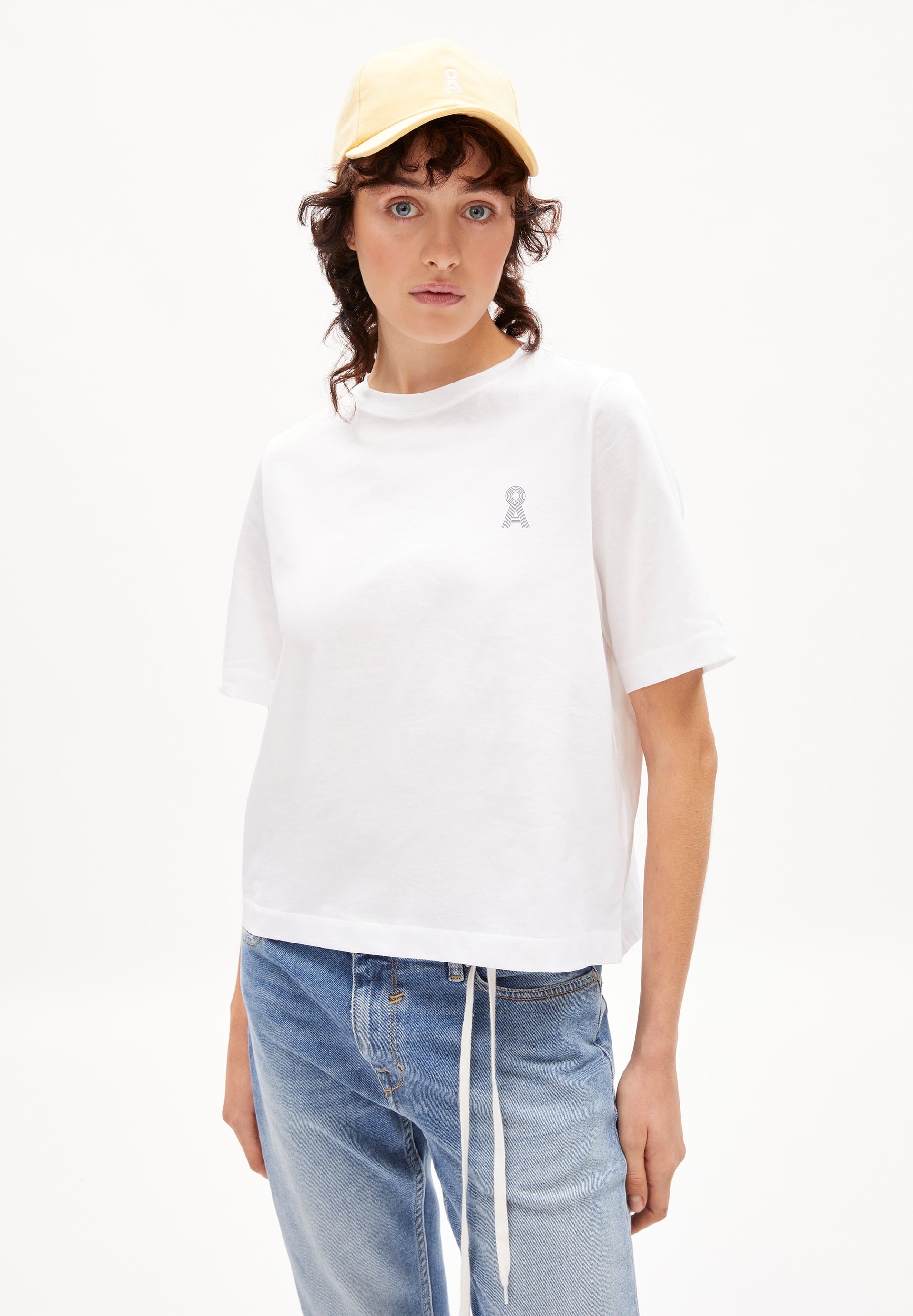 T-Shirt LAYAA CHEST ICON in white von ARMEDANGELS günstig online kaufen