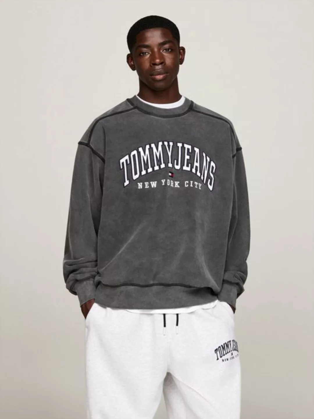 Tommy Jeans Sweatshirt TJM RLX TJ GD VARSITY CREW günstig online kaufen