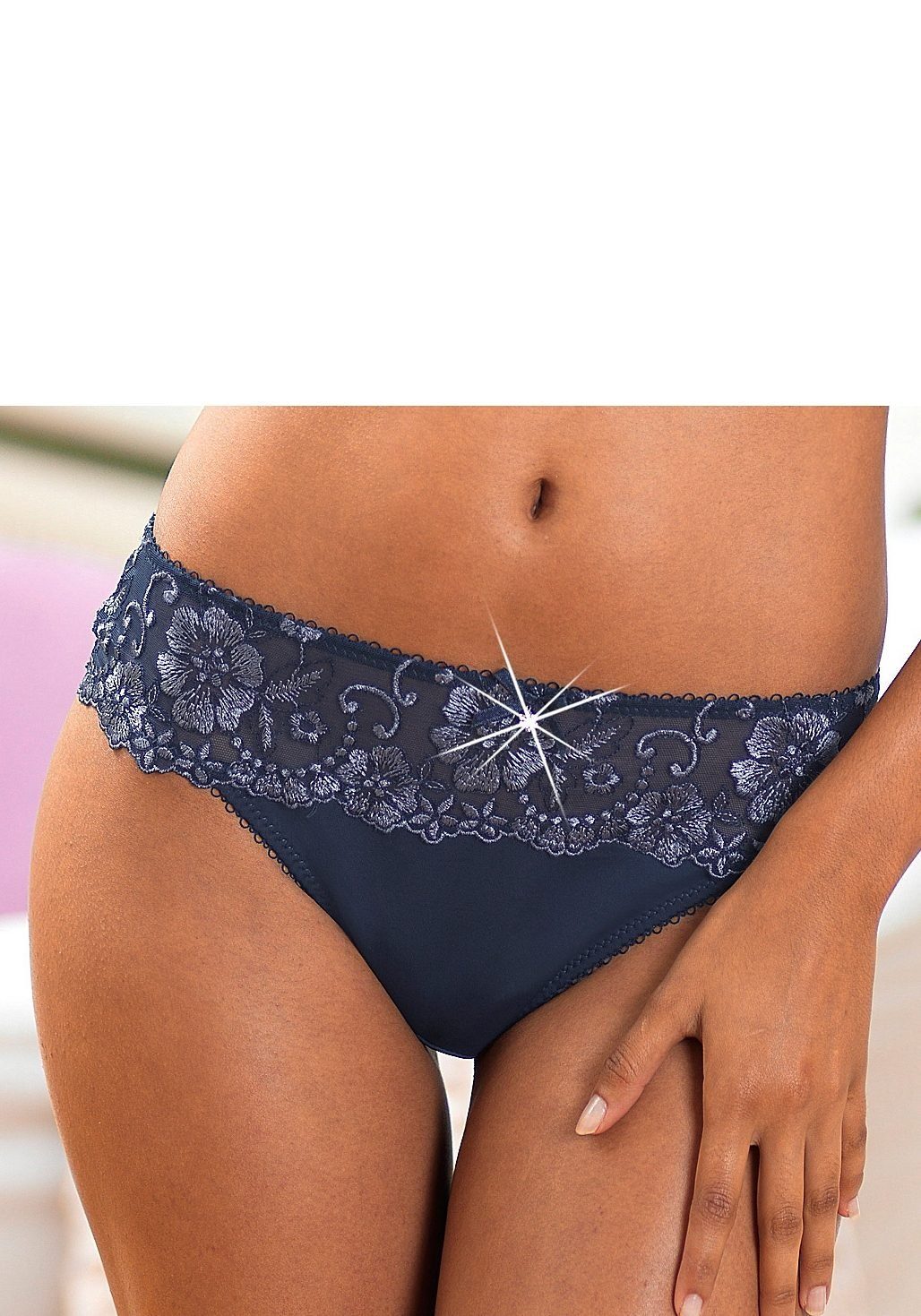 LASCANA Bikinislip Wanda mit Stickerei Spitze günstig online kaufen