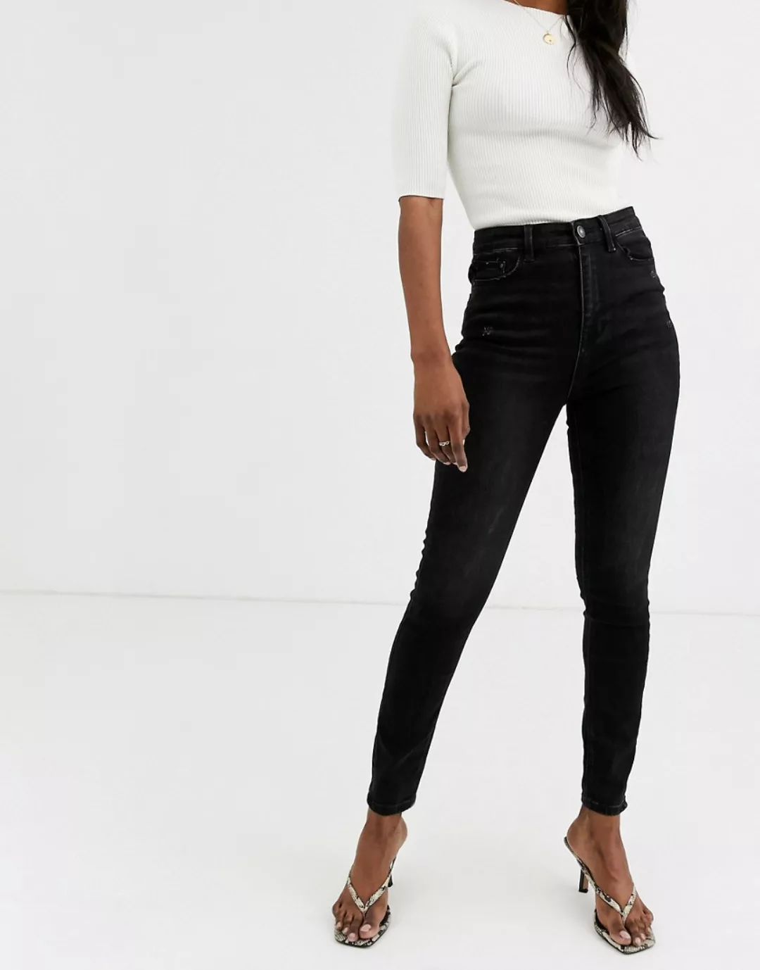 Stradivarius – Schwarze Jeans mit engem Schnitt und sehr hoher Taille günstig online kaufen