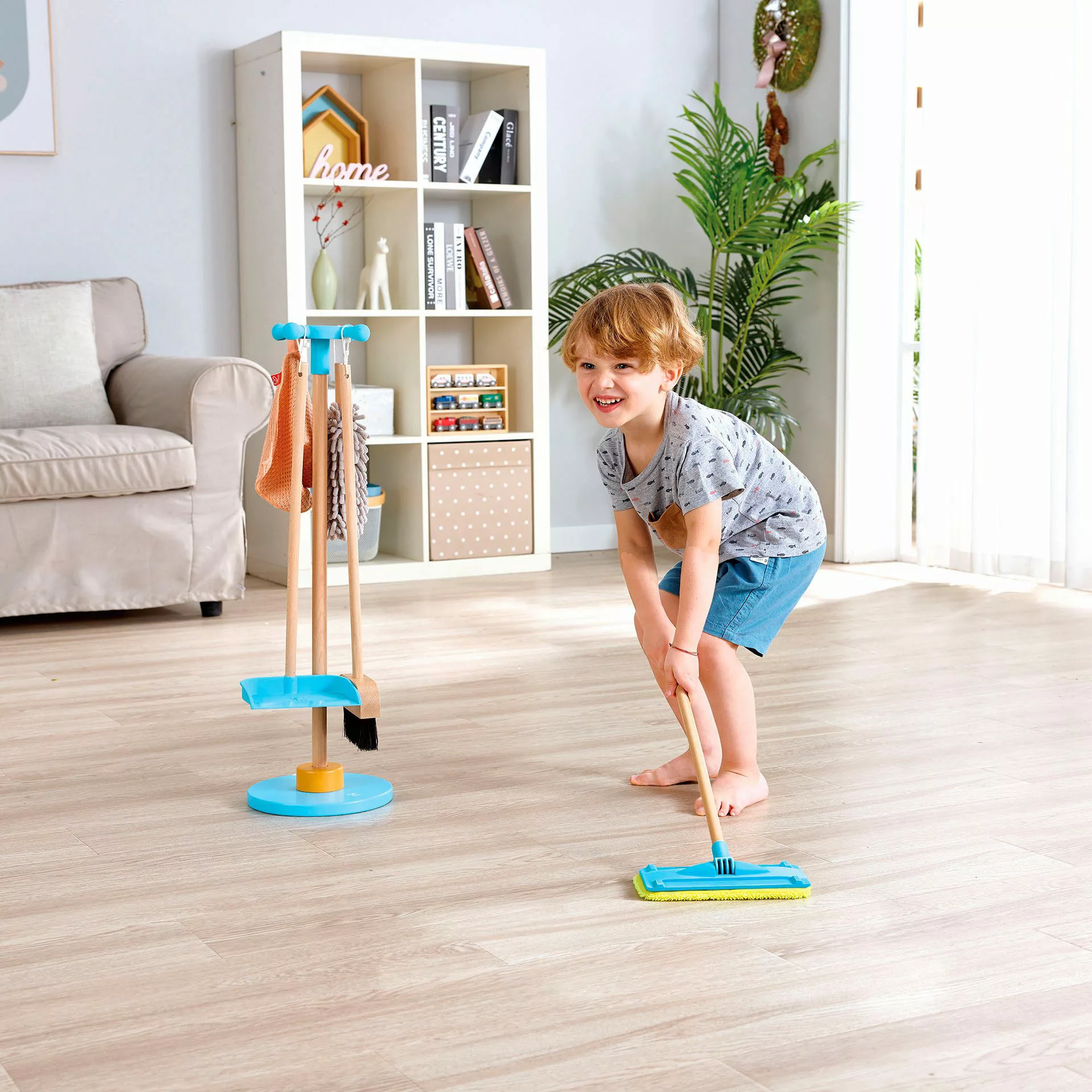 Hape Kinder-Besen Spielzeug-Putzset mit Ordnungsständer, (Set, günstig online kaufen