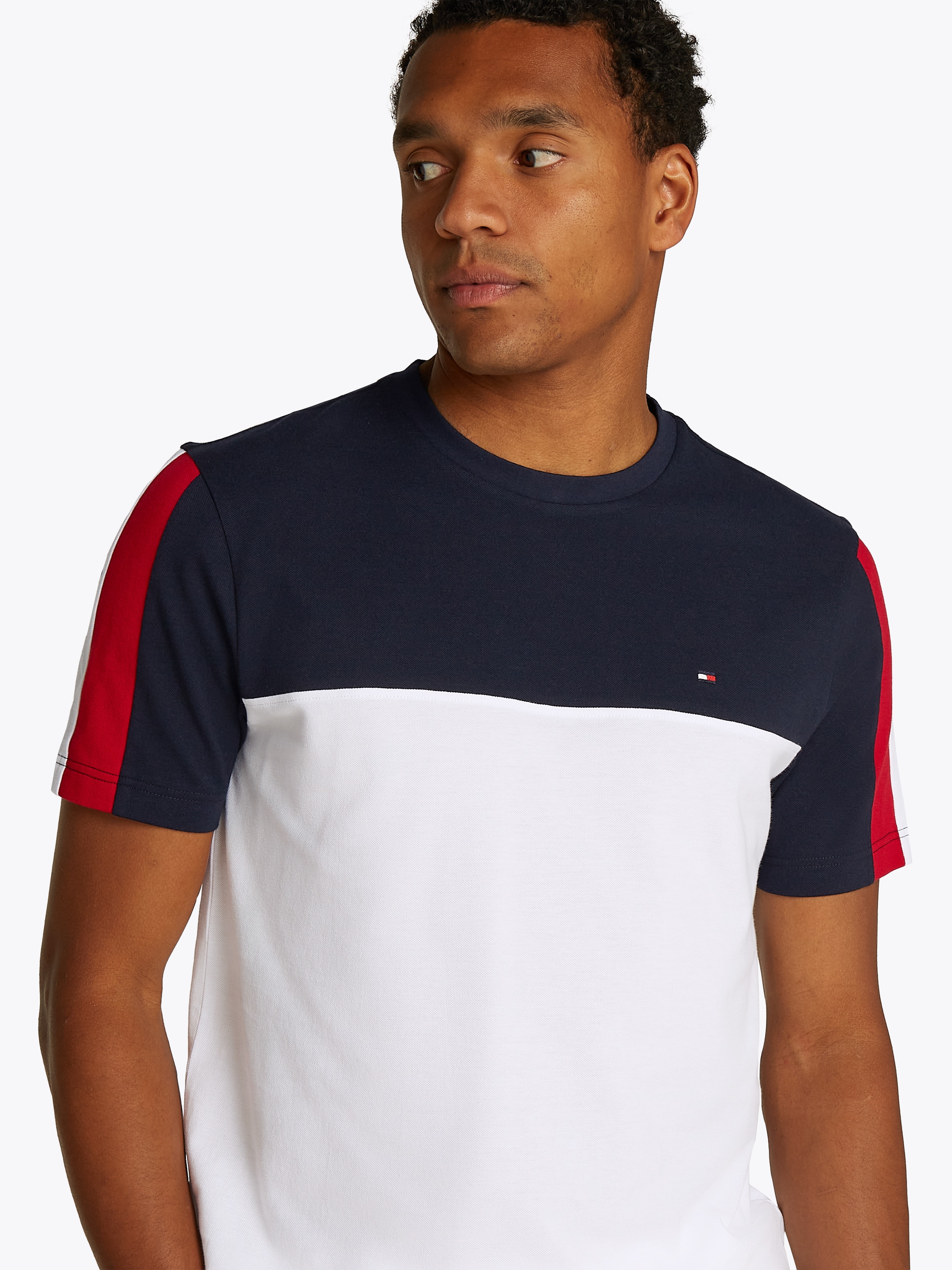 Tommy Hilfiger T-Shirt GLOBAL STRIPE COLOURBLOCK TEE im modischen Colorbloc günstig online kaufen