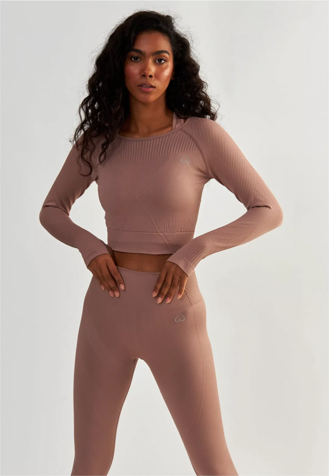 BeShaped Langarmshirt "Femme Force", (1 tlg.), mit langen Ärmeln und geripp günstig online kaufen