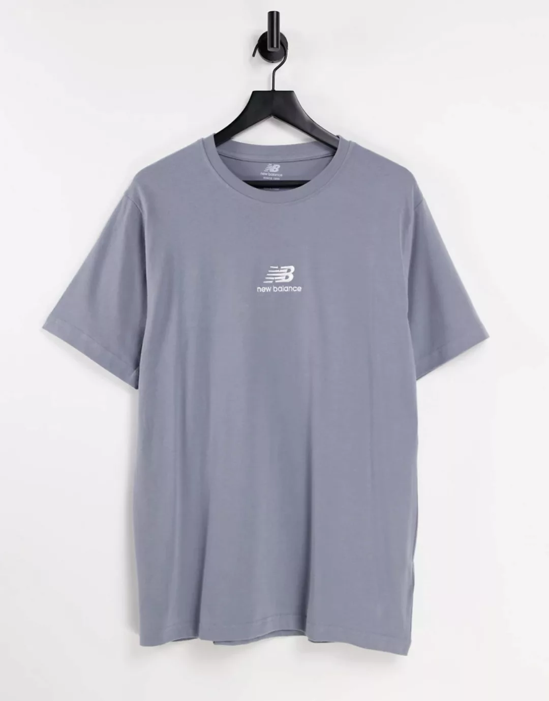 New Balance – T-Shirt in Mineralgrau mit gestapeltem Logo, exklusiv bei ASO günstig online kaufen