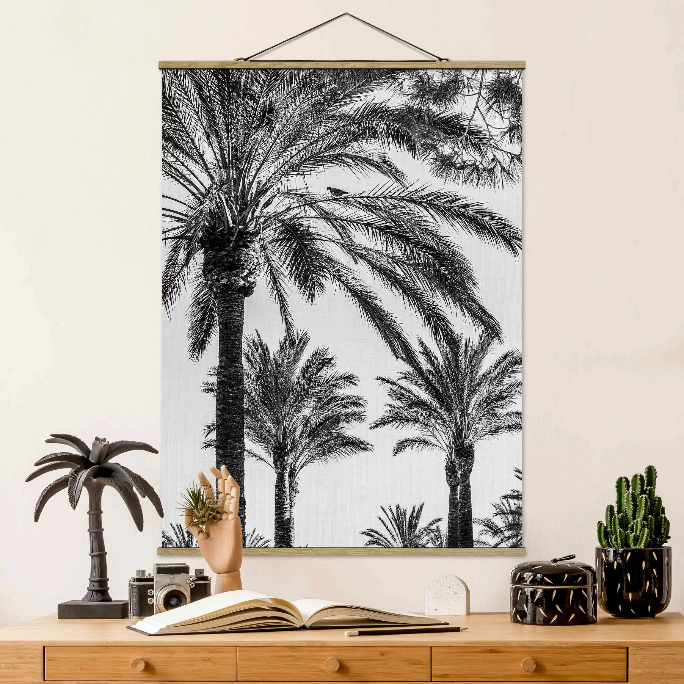 Stoffbild Landschaft mit Posterleisten - Hochformat Palmen im Sonnenunterga günstig online kaufen
