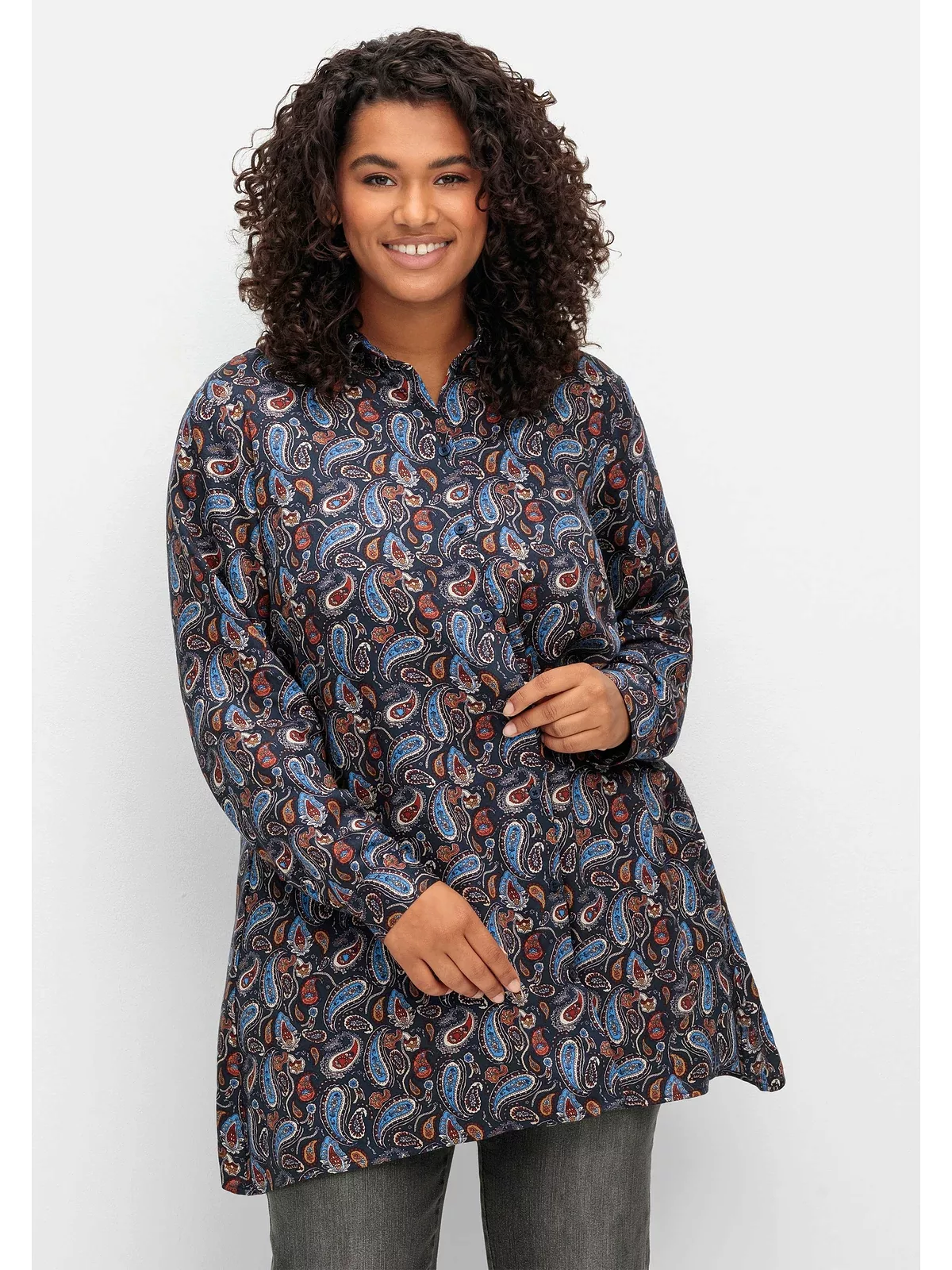 Sheego Longbluse "Große Größen", in Zipfelform, mit Paisleymuster günstig online kaufen