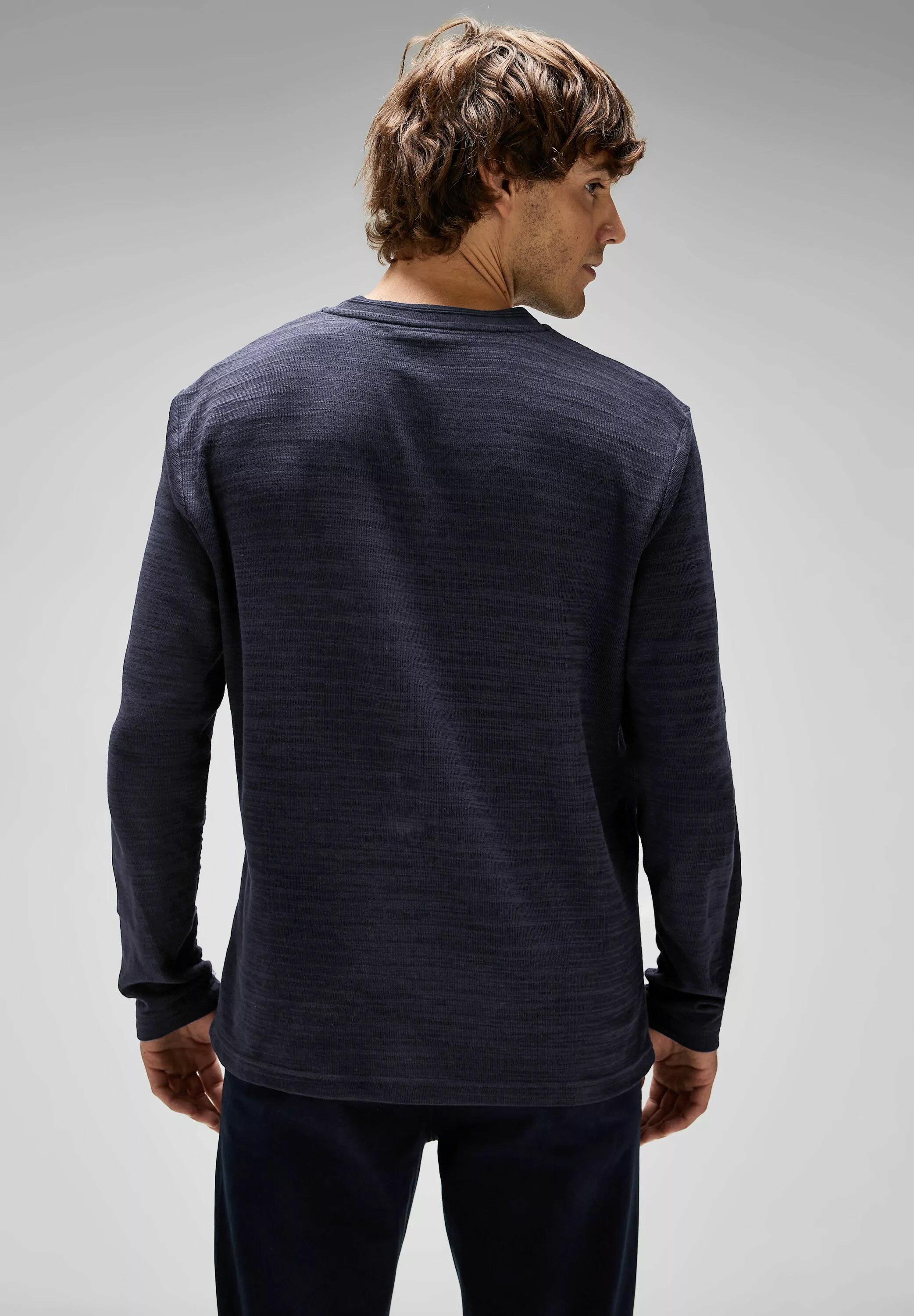 STREET ONE MEN Langarmshirt, mit dekorativer Knopfleiste günstig online kaufen