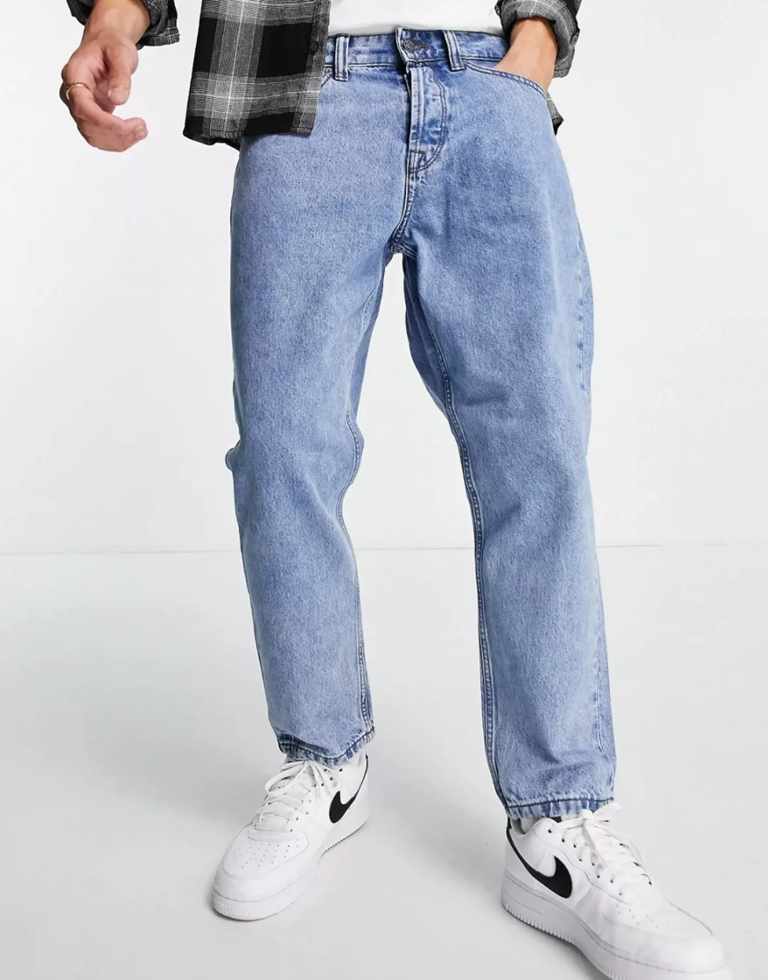 Only & Sons – Schmal zulaufende Jeans in hellblauer Vintage-Waschung mit ku günstig online kaufen