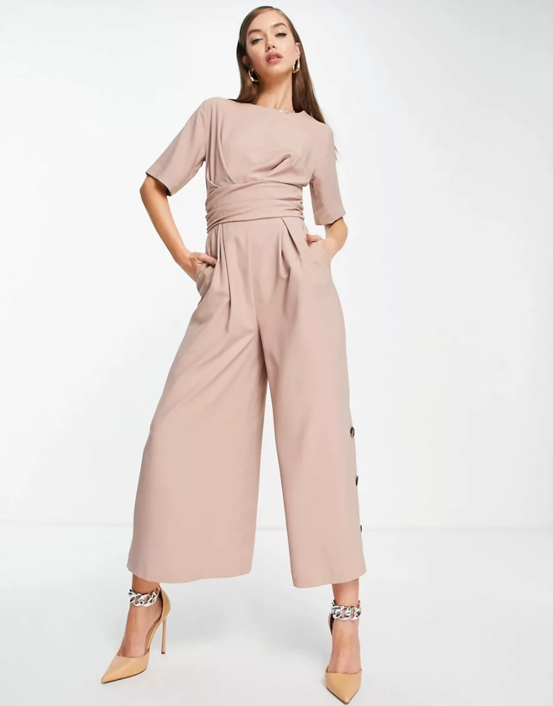 ASOS DESIGN – Figurbetonter Jumpsuit in Blassrosa mit Wickeldesign an der T günstig online kaufen