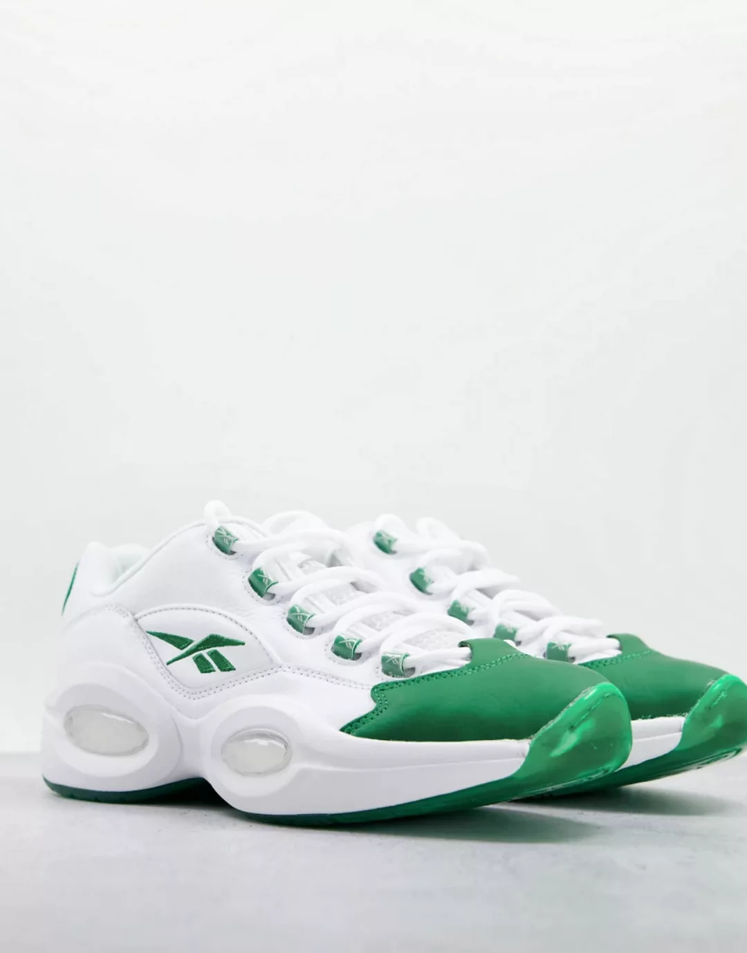 Reebok Classics – Question Low – Sneaker in Weiß und Grün günstig online kaufen