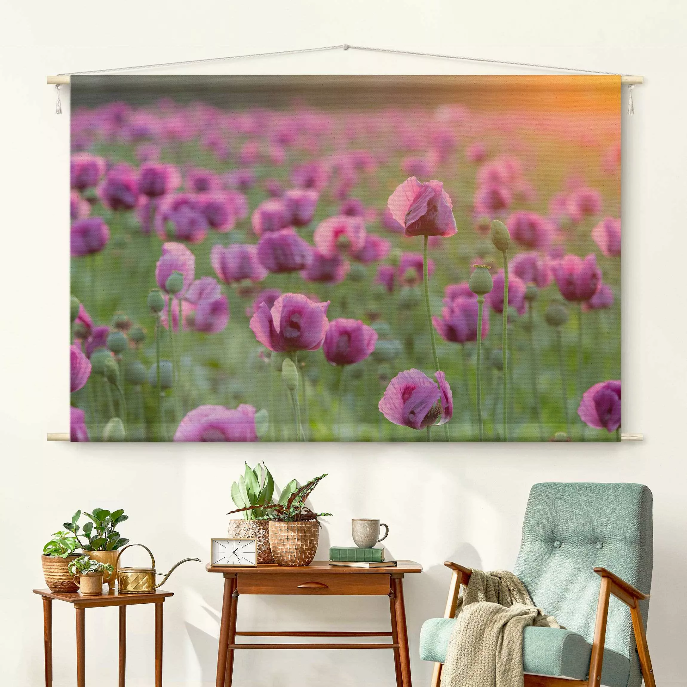 Wandteppich Violette Schlafmohn Blumenwiese im Frühling günstig online kaufen