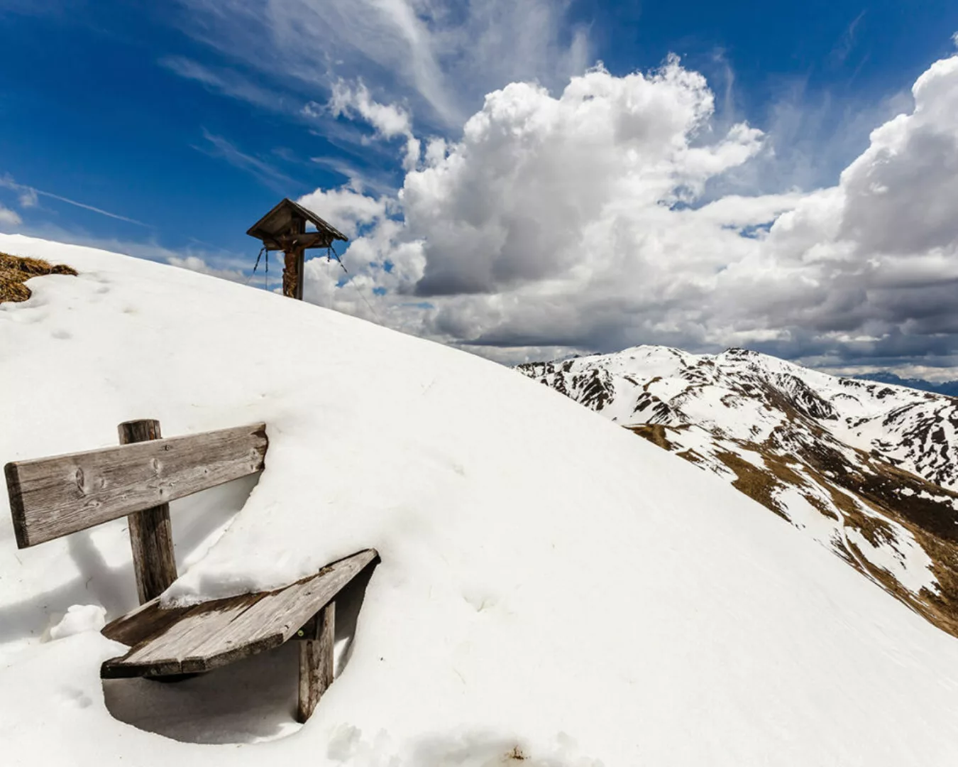 Fototapete "Berggipfel im Winter" 4,00x2,50 m / Glattvlies Brillant günstig online kaufen