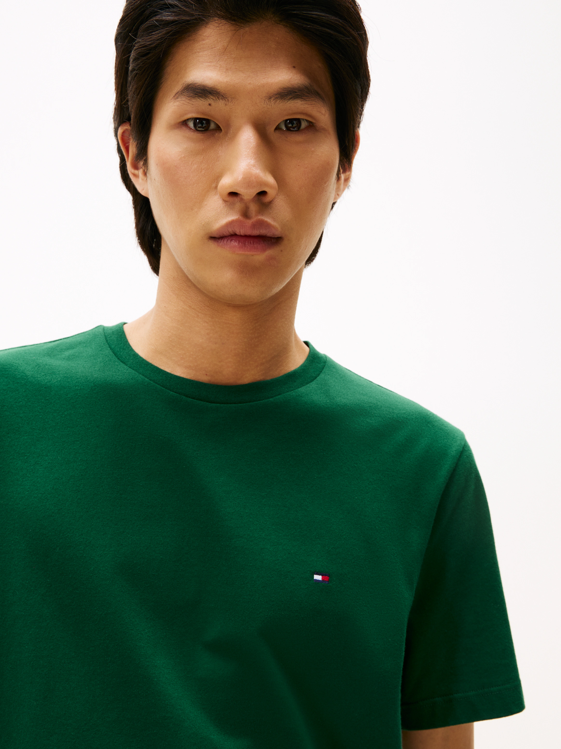 Tommy Hilfiger T-Shirt "ESSENTIAL REG FIT SOLID TEE mit Stickerei und Rundh günstig online kaufen