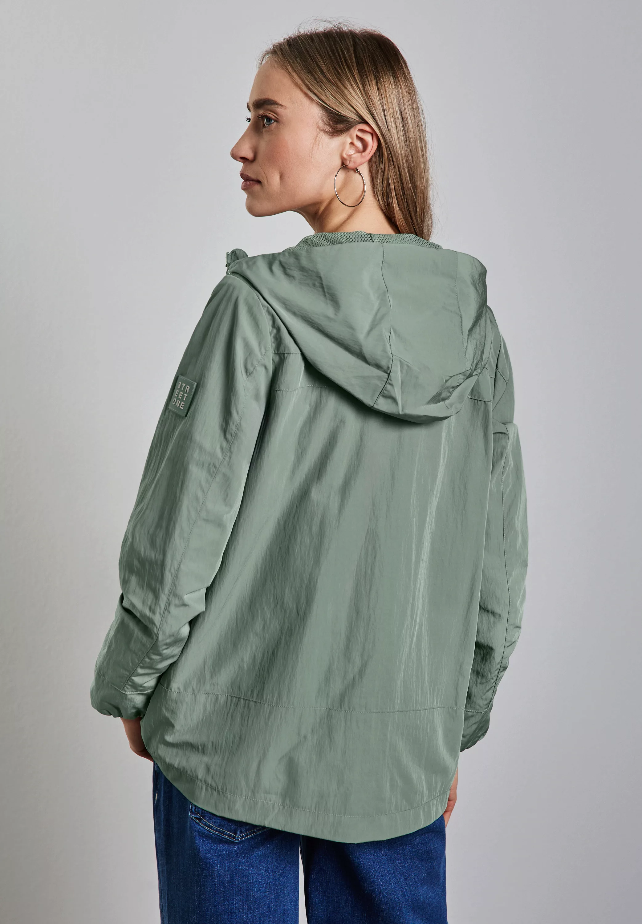 STREET ONE Windbreaker, mit Kapuze, mit Logo Stickerei günstig online kaufen