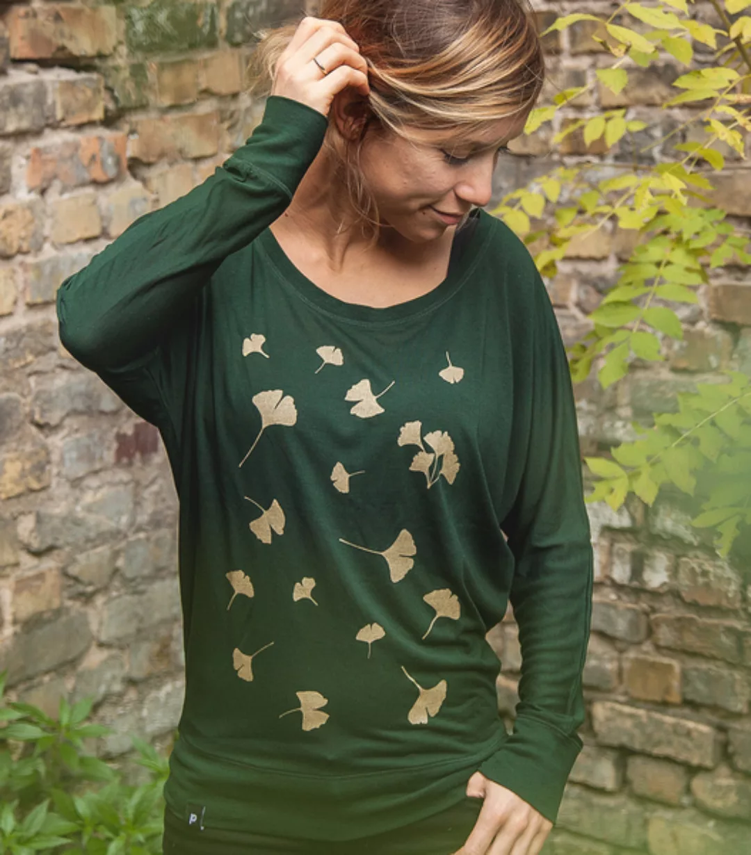 Ginkgo Blätter - Fair Gehandeltes Frauen Flowshirt günstig online kaufen
