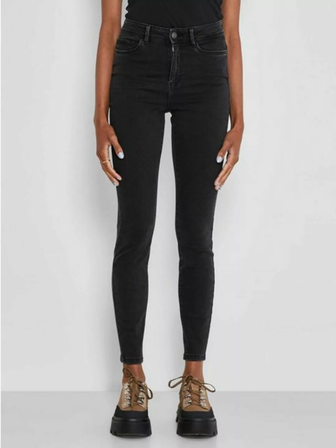 Noisy May Damen Jeans NMAGNES HW ANK JEANS VI125BW Skinny Fit Schwarz - Bla günstig online kaufen