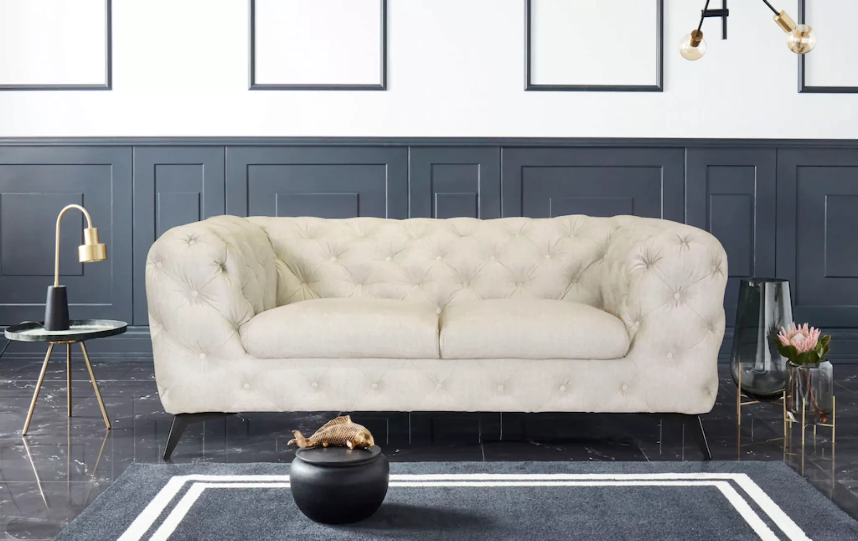 Leonique Chesterfield-Sofa "Glynis", aufwändige Knopfheftung, moderne Chest günstig online kaufen