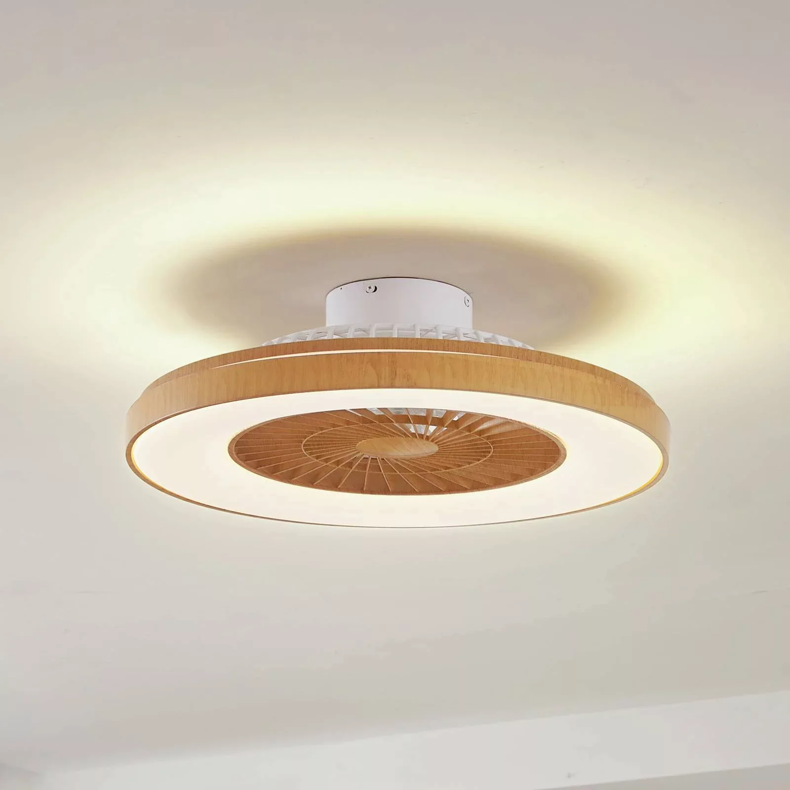 Lindby LED-Deckenventilator Teleo, Ø 58 cm, holzfarben, CCT günstig online kaufen