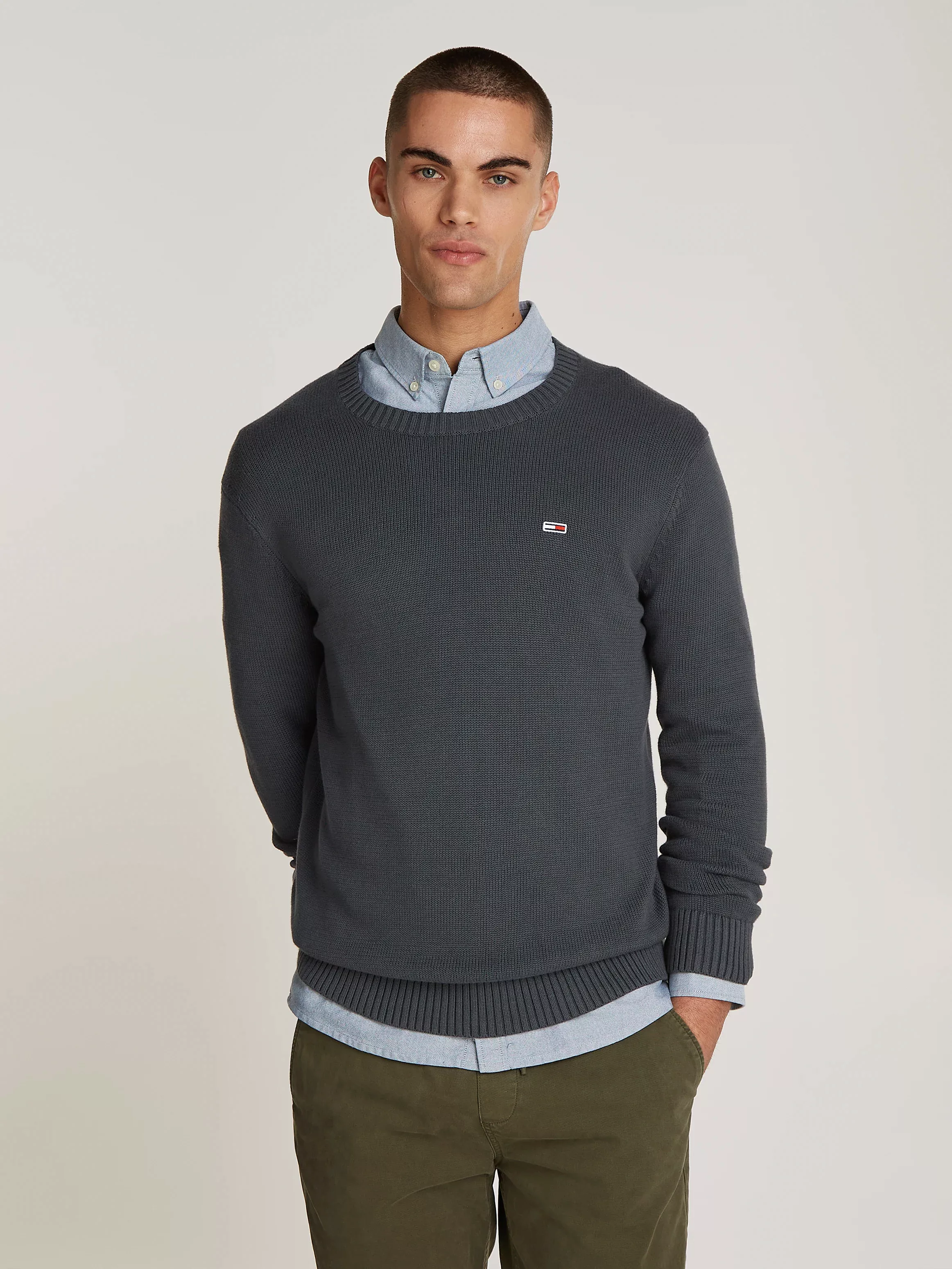 Tommy Jeans Strickpullover "TJM SLIM ESSNTLS C-NECK SWEATER", mit Markenlog günstig online kaufen