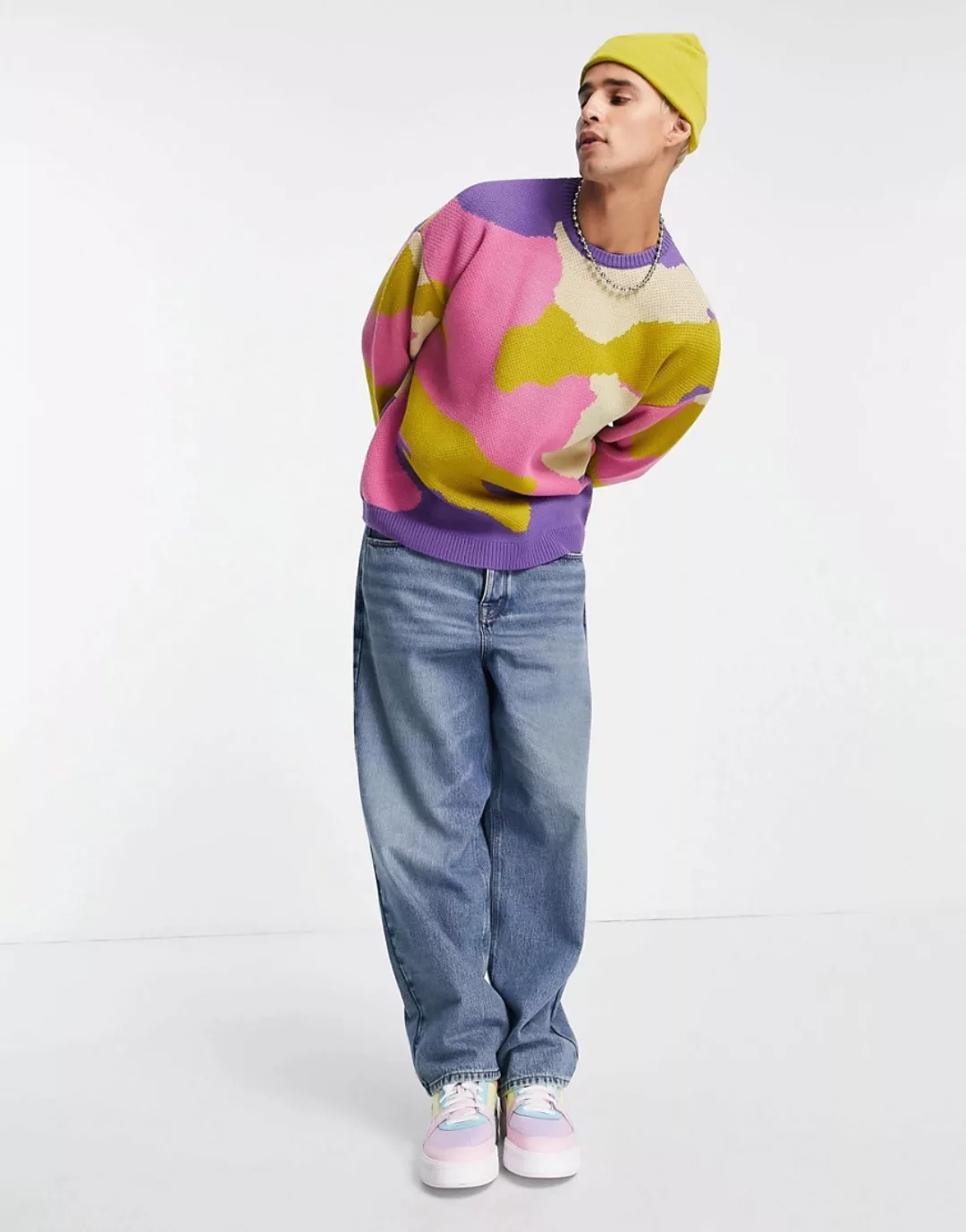 ASOS DESIGN – Oversize-Pullover in Rosa mit Military-Muster günstig online kaufen